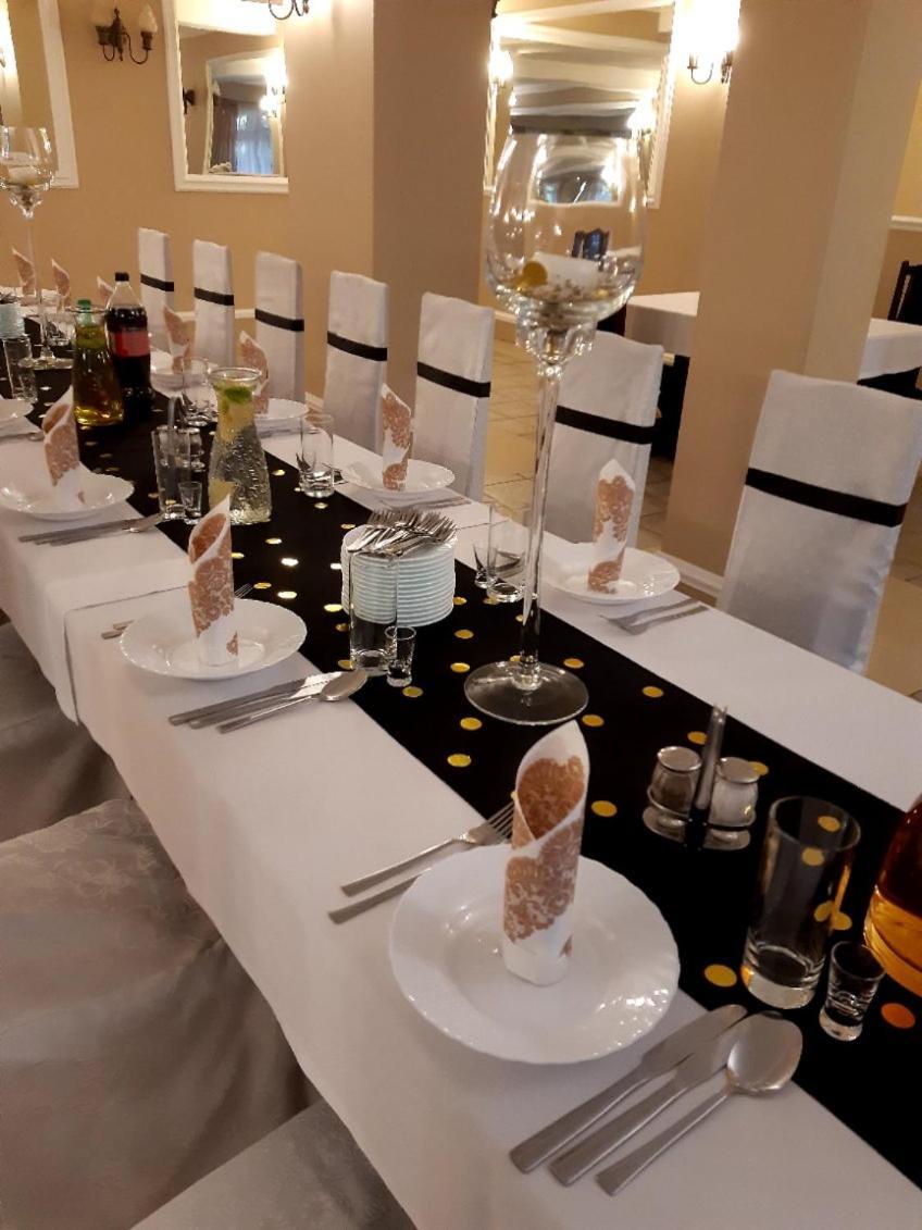 Hotel Baltazar Pułtusk Bagian luar foto