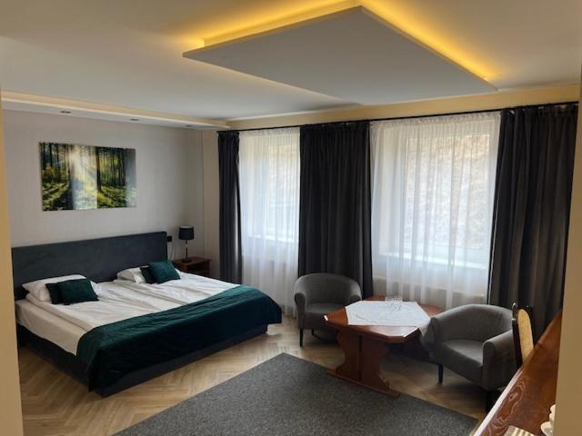 Hotel Baltazar Pułtusk Bagian luar foto